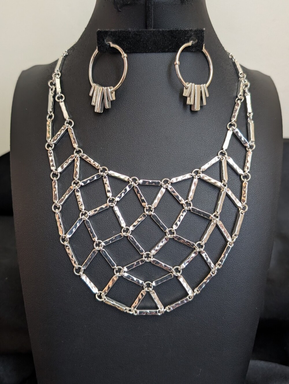 NWOT Vintage 90s Premier Design Silver Bib Necklace With Earrings